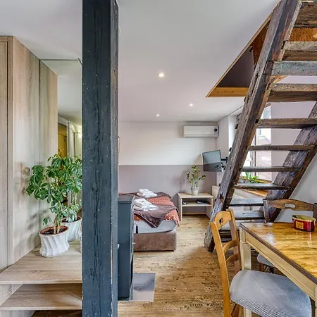 Ida Estate House - Happy